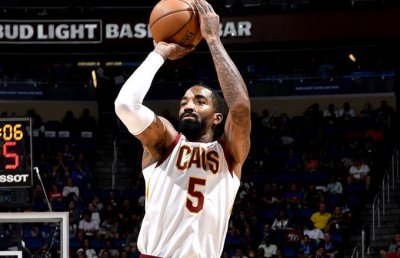 Maillot de basket nba Cleveland Cavaliers et Sacramento Kings