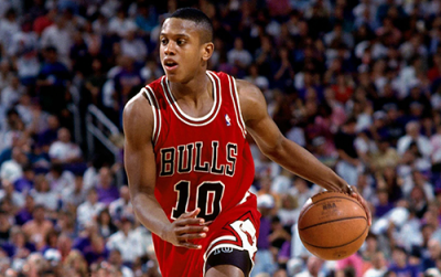 Les coéquipiers de Bull Jordan ont vu le prix de la gloire.